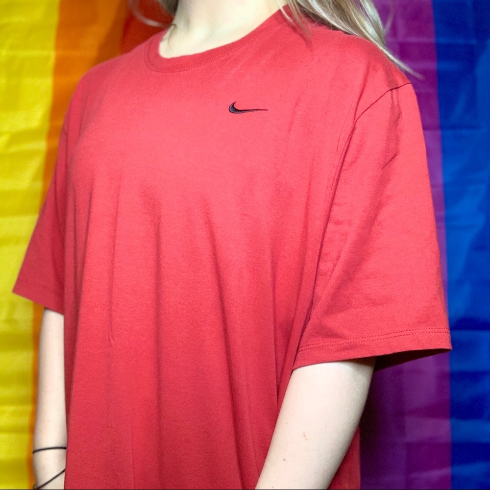 RED NIKE TSHIRT